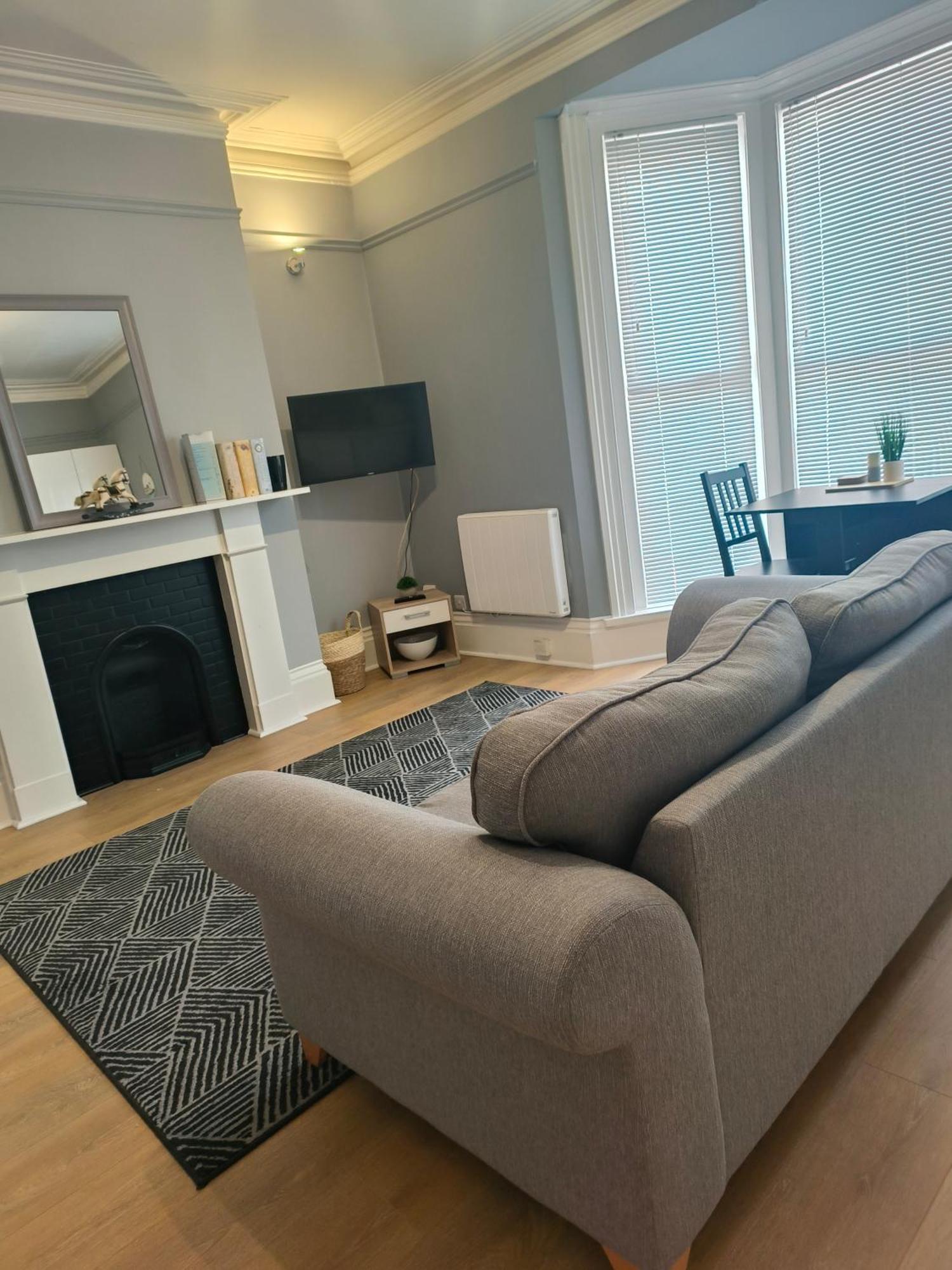 Southsea Historic Gem - Elegant Apartments Portsmouth Room photo